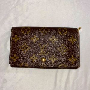 Louis Vuitton Tressor wallet